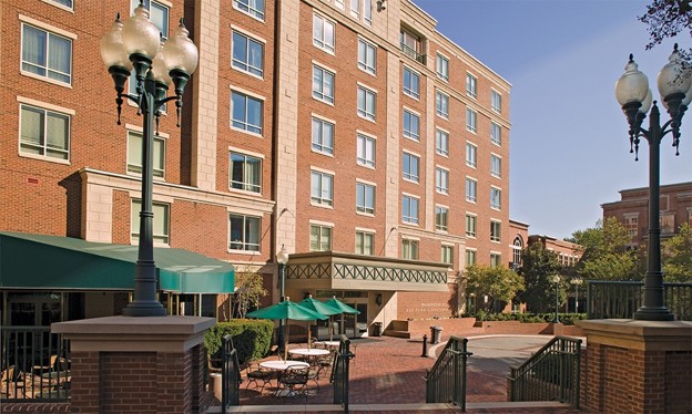 Courtyard entrance at Club Wyndham Old Town Alexandria